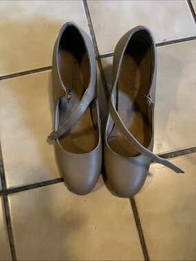 Taupe capezio tap heeled shoes for women